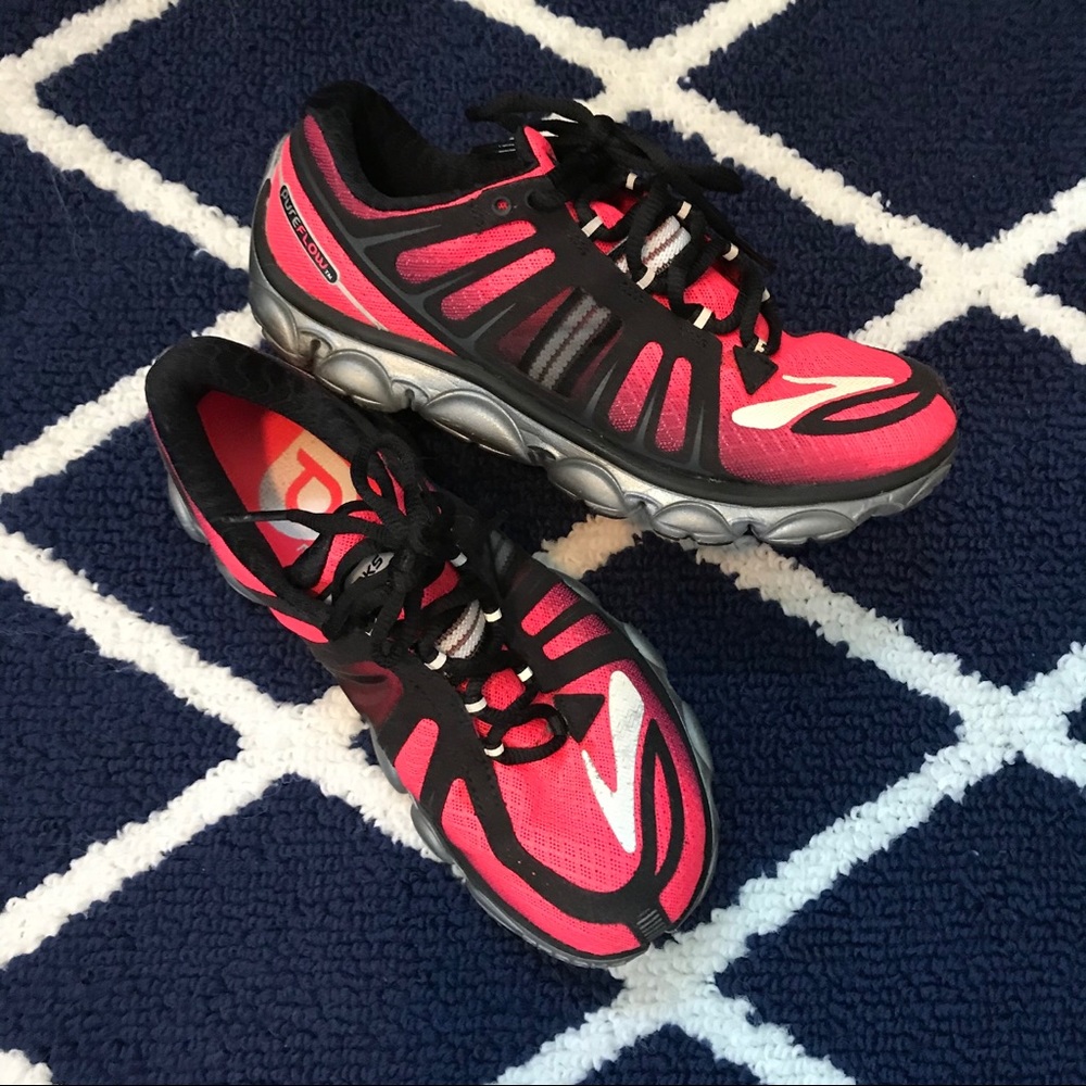 Brooks womens shoes